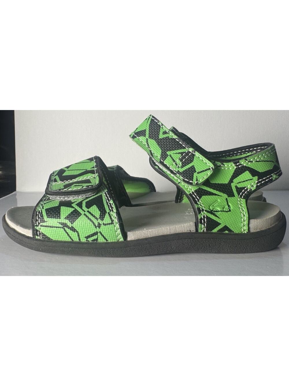 See Kai Run Basics Logan Sandals Kids Size 11 Green Hook & Loop Adjustable